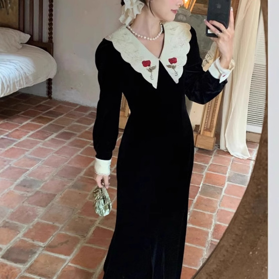 時尚的法國復古對比顏色V領繡長黑色連衣裙和時尚的女性設計